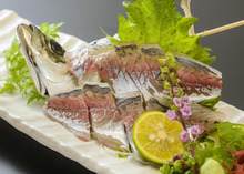 Live horse mackerel sashimi
