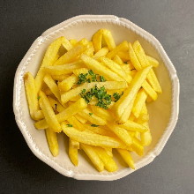 French fries (cheese/sweet chili)