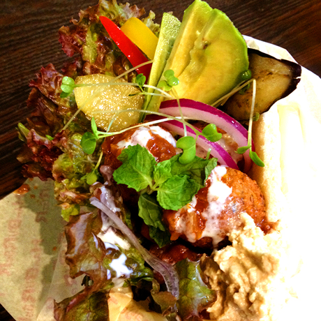 Chickpea falafels prove megahit at Shin-Koenji vegan eatery (Minkei News Koenji)