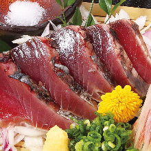 Seared skipjack tuna