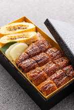 Eel unagi bento 3/4 eel & 2 pieces of Umaki Available from November