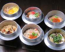 Salmon and salmon roe kamameshi (pot rice)