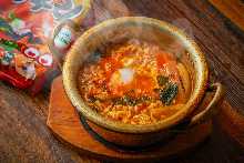 Neoguri Ramen (Seafood & Udon Style Ramen)