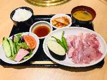 国産鶏モモ焼肉定食