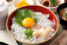 朝獲れ 釜揚げしらす丼