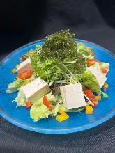 島豆腐と海ぶどうサラダアンダンスーみそドレッシング