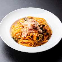 蟹の濃厚トマトクリームパスタ