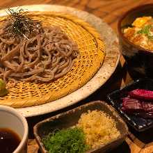 【月・水・金限定】日替わり満足肉セット