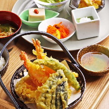 海老と野菜の天ぷらお惣菜ランチプレート