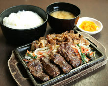 肉の盛り合わせ定食