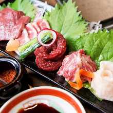 馬刺し盛り合わせ5種