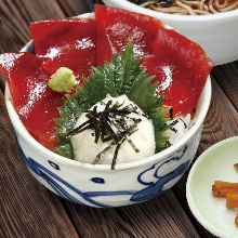 まぐろ漬け丼