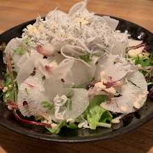 釜揚げしらすと大根のさっぱり梅サラダ