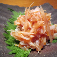 梅水晶（鮫の軟骨梅肉和え）