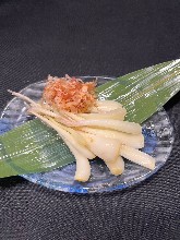 섬염교 소금 절임