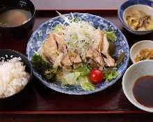 찐 닭고기 정식