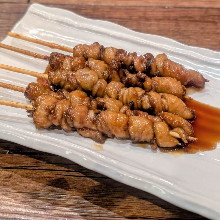 博多风味 酥脆卷鸡皮串 (秘制甘酱汁)