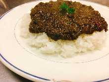 咖喱午餐（包括沙拉和饮料吧）