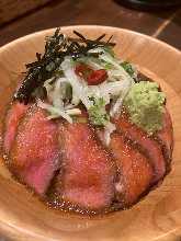 烤牛肉盖饭（芥末柚子酱）