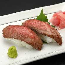 冈村牛肉寿司 (2贯)