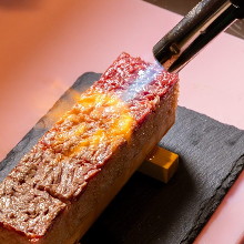 炙烤生拌牛肉寿司