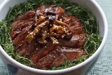 牛排蓋飯